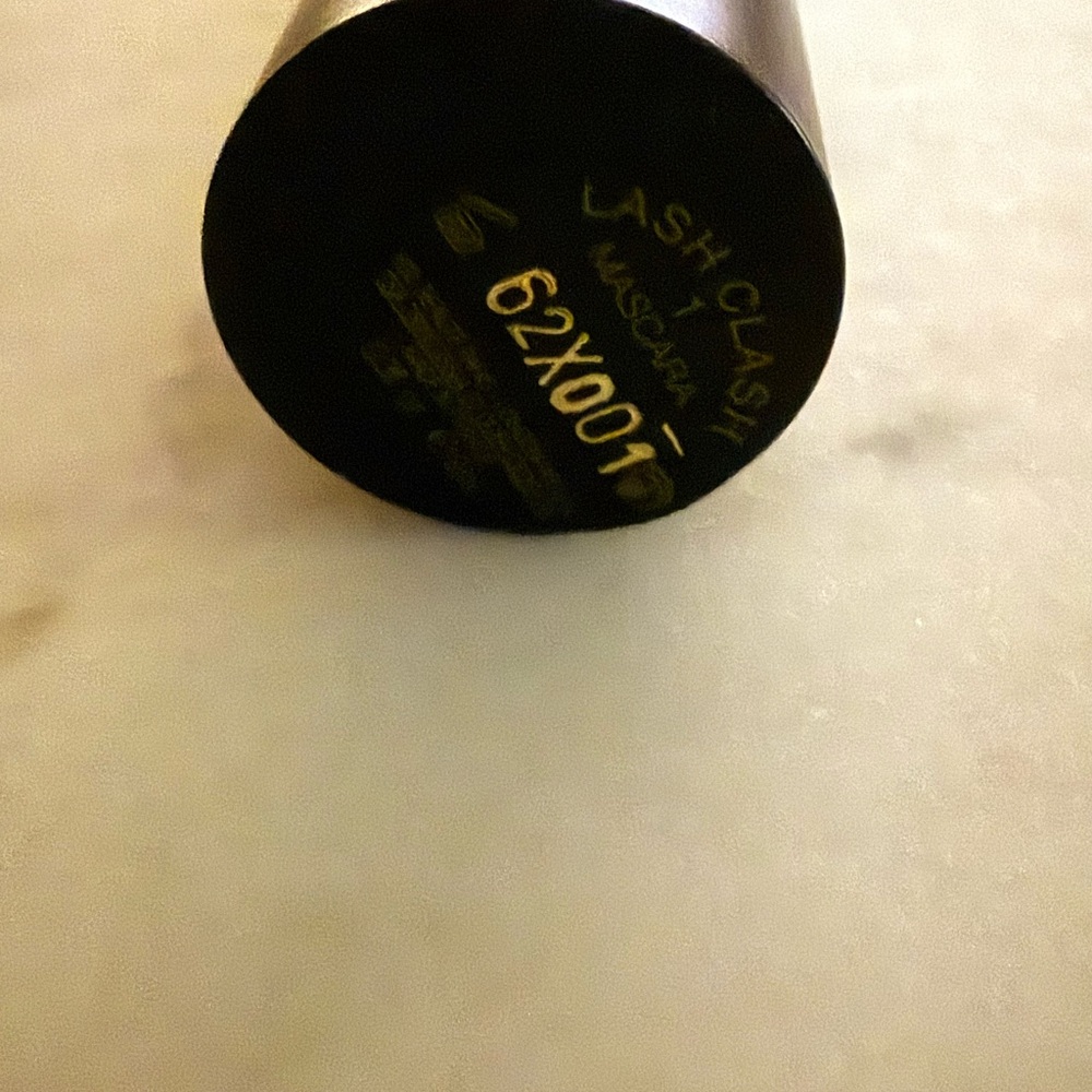 YSL Lash Clash Mascara in Black - Picture 2 of 3